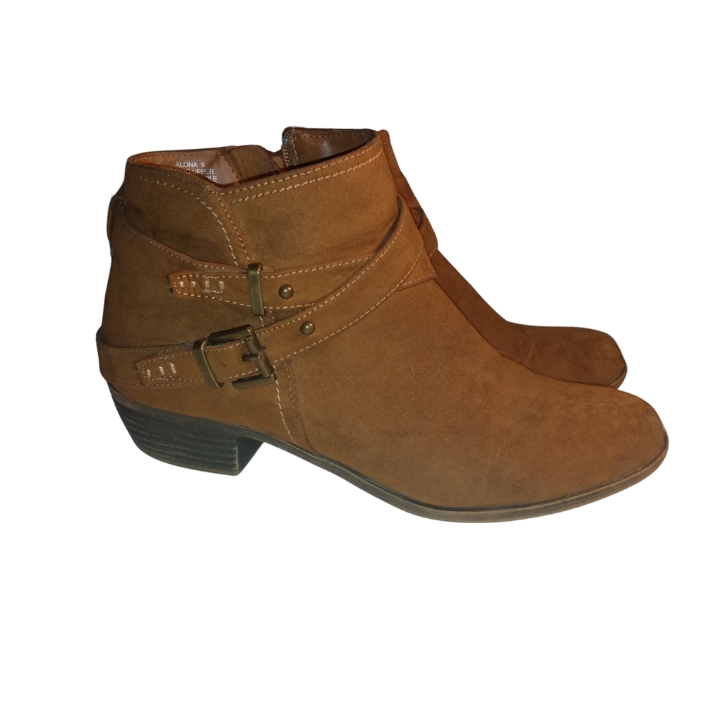 Chic Tan Ankle Booties
